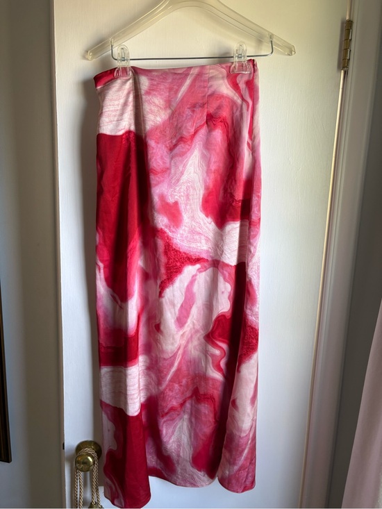 Dresses & Skirts - Pink and White Marble Maxi Skirt